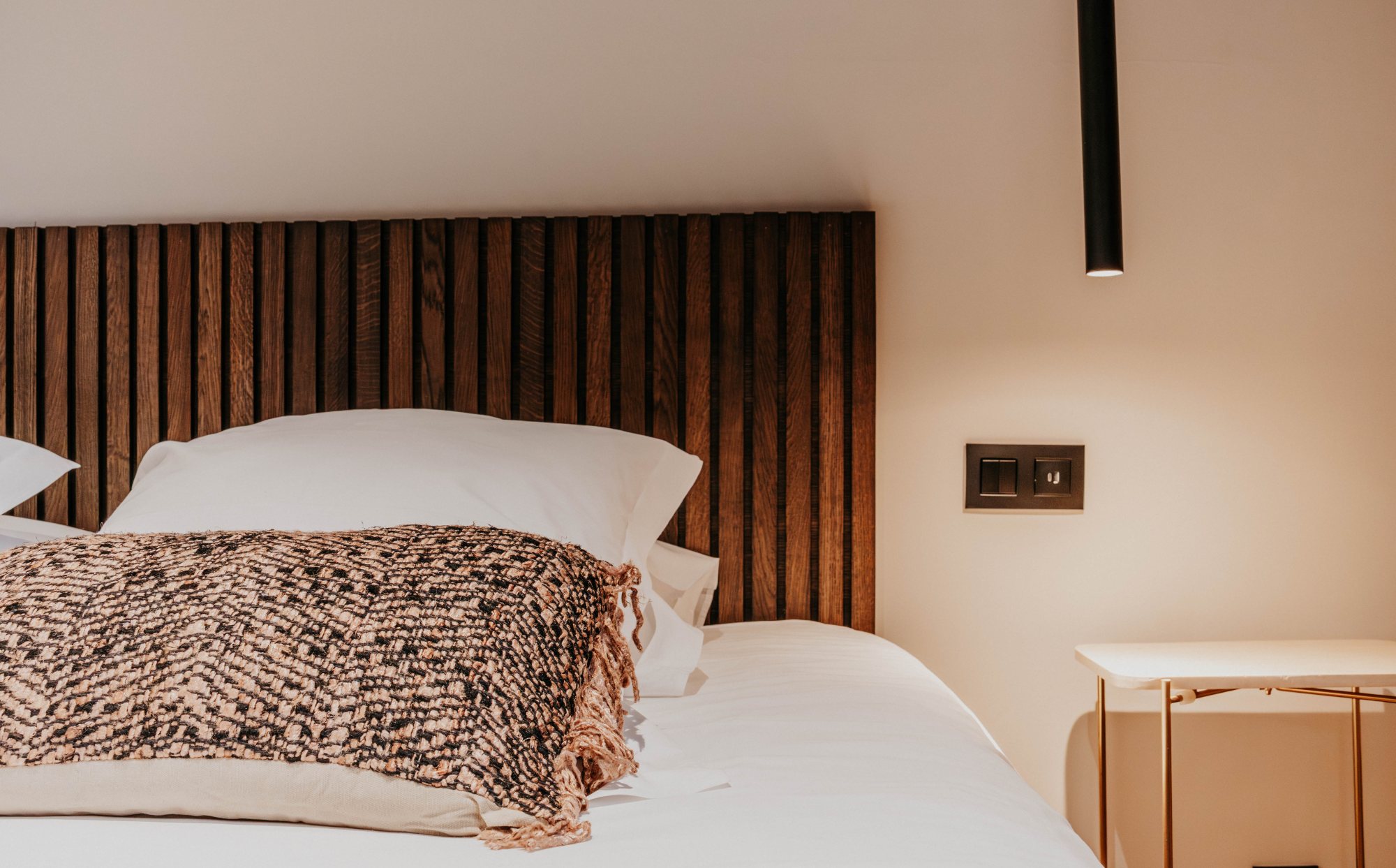 COCOON ROOM